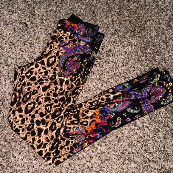 Versace Paisley Print Leggings - Picture 6 of 6
